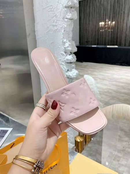 new women sandals fashionable high heels calf leather classical printing blue yellow and black slippers
new women sandals fashionable high heels calf leather classical printing blue yellow and black slippers