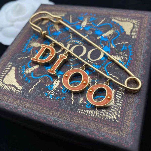 glue dropping brooch fashion simple pin men's and women's brooch versatile temperament accessories, Gray
glue dropping brooch fashion simple pin men's and women's brooch versatile temperament accessories, Gray