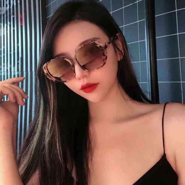 sunglasses same large frame women's irregular diamond inlaid sunglasses, White;black
sunglasses same large frame women's irregular diamond inlaid sunglasses, White;black