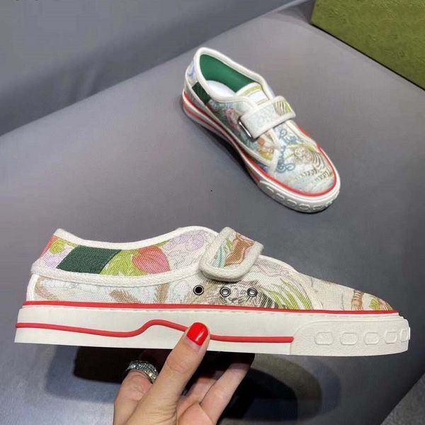 2022 designer sneakers b23 brand casual shoe design trainers high canvas man women shoes boots sandals slides slippers express with dustbag, Black
2022 designer sneakers b23 brand casual shoe design trainers high canvas man women shoes boots sandals slides slippers express with dustbag, Black