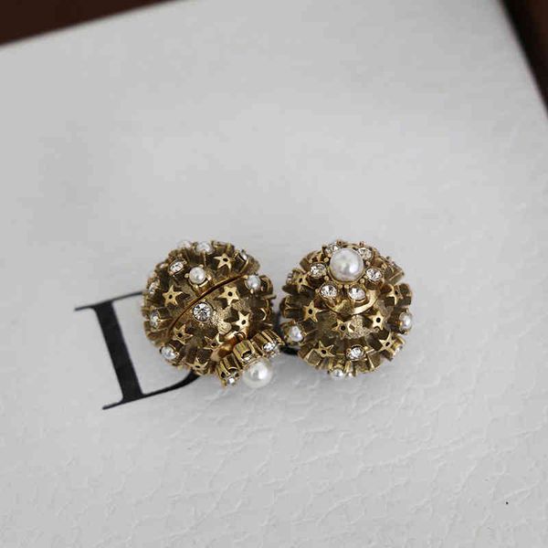 85% off factory clearance family pearl earrings, female fashion, old spherical red diamond earrings and earrings14, Golden
85% off factory clearance family pearl earrings, female fashion, old spherical red diamond earrings and earrings14, Golden