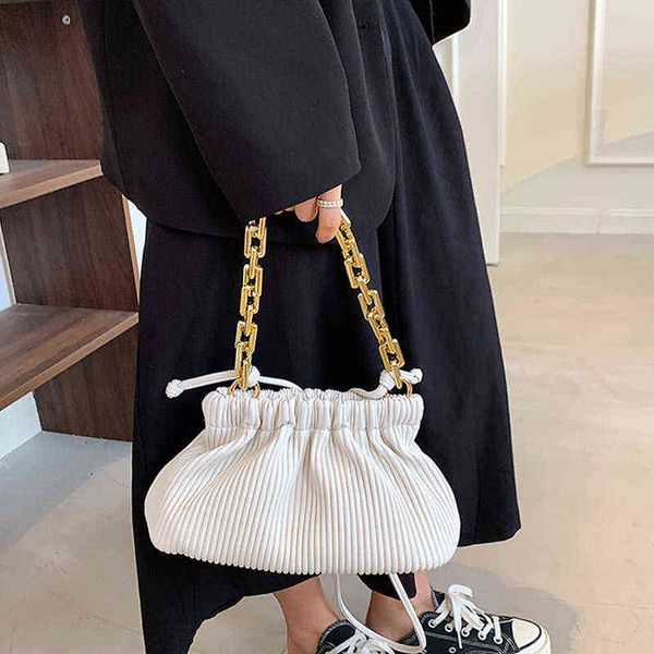 fashion chain shoulder bag women solid pu leather crossbody pack 2021 luxury designer handbag female underarm clutch bags purses g220421
fashion chain shoulder bag women solid pu leather crossbody pack 2021 luxury designer handbag female underarm clutch bags purses g220421