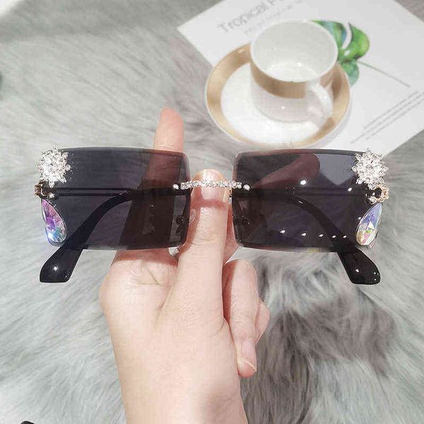 fashion vintage sunglasses rimless square shades gradient uv400 summer traveling sun glasses for women, White;black
fashion vintage sunglasses rimless square shades gradient uv400 summer traveling sun glasses for women, White;black
