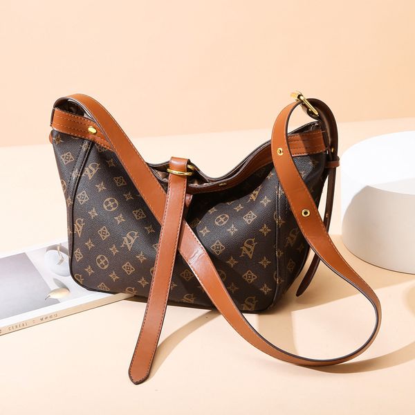 wholesale factory ladies brand leathers shoulder bags thicken contrast fashion jiaozi bag wear-resistant printed leather handbag classic old
wholesale factory ladies brand leathers shoulder bags thicken contrast fashion jiaozi bag wear-resistant printed leather handbag classic old