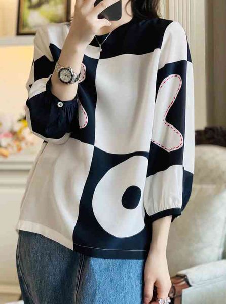 women's t-shirt spring and summer round neck loose seven sleeve check printed mulberry silk shirt, White
women's t-shirt spring and summer round neck loose seven sleeve check printed mulberry silk shirt, White