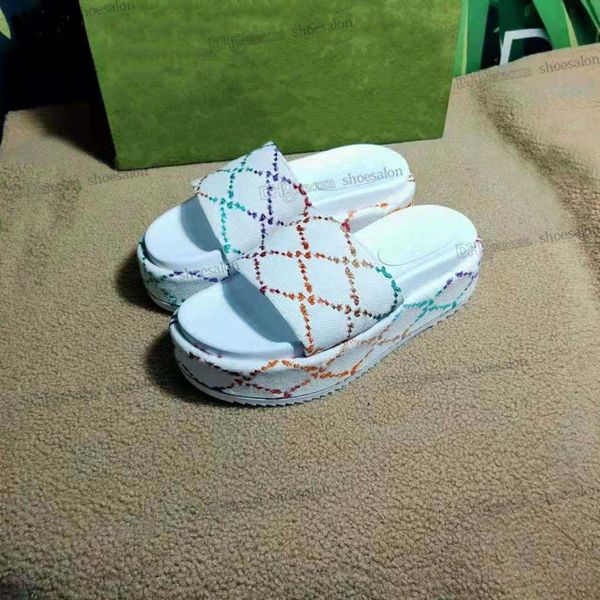 2022 luxury designer women sandal canvas platform slippers real flat heels flip flops leather beige brick embroidered red colors beach, Black
2022 luxury designer women sandal canvas platform slippers real flat heels flip flops leather beige brick embroidered red colors beach, Black