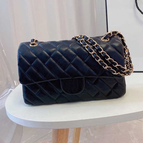 designer handbag shoulder chain bag clutch flap totes bags wallet check velour thread purse double letters solid hasp waist square stripes
designer handbag shoulder chain bag clutch flap totes bags wallet check velour thread purse double letters solid hasp waist square stripes