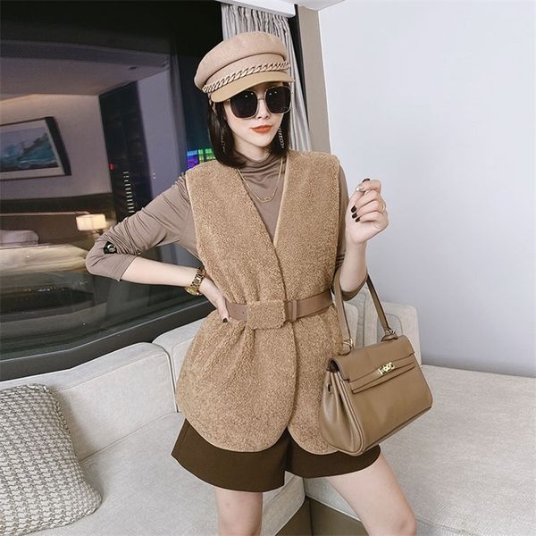 jxmyy lamb hair vest women's autumn and winter models wear korean version of fur vest v-neck waistcoat vest jacket trend 210412, Black;brown
jxmyy lamb hair vest women's autumn and winter models wear korean version of fur vest v-neck waistcoat vest jacket trend 210412, Black;brown