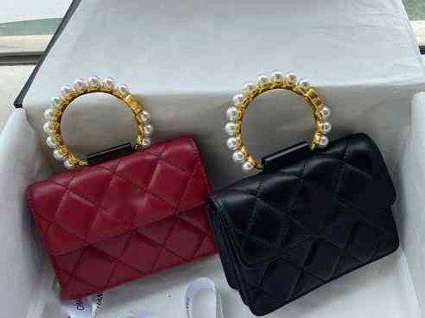 luxury brand design 9061 letter plaid woman's shoulder chain cc bag lambskin pearl handle handbag messenger bags real leather mini even
luxury brand design 9061 letter plaid woman's shoulder chain cc bag lambskin pearl handle handbag messenger bags real leather mini even
