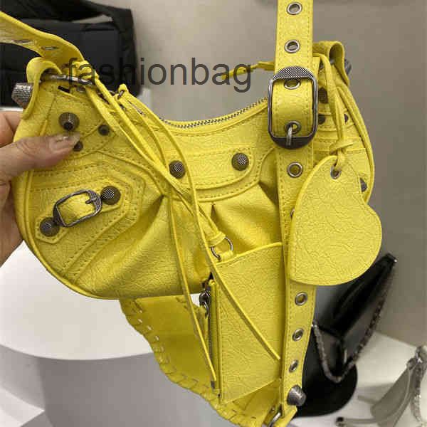 le bags bag single b luxury designer cagole balencaigass handbags shoulder diagonal back celebrity popular rivet locomotive leather suit eza
le bags bag single b luxury designer cagole balencaigass handbags shoulder diagonal back celebrity popular rivet locomotive leather suit eza