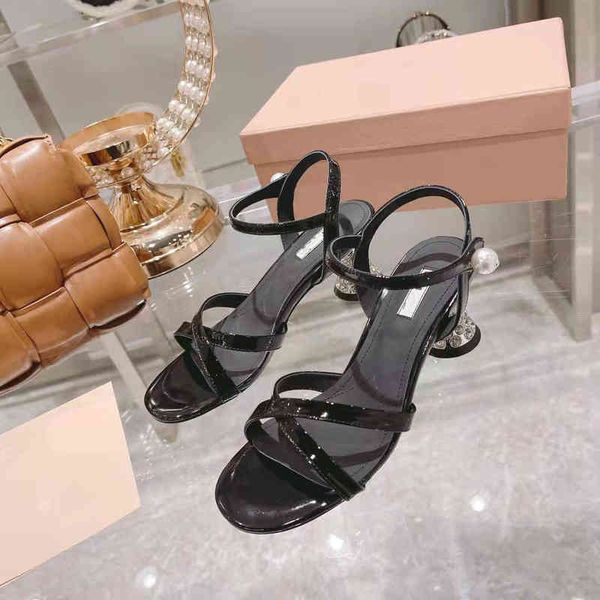 fashion 2022 fairy style one-sided foot ring pearl buckle crystal hourglass with high-end sandals, Black
fashion 2022 fairy style one-sided foot ring pearl buckle crystal hourglass with high-end sandals, Black