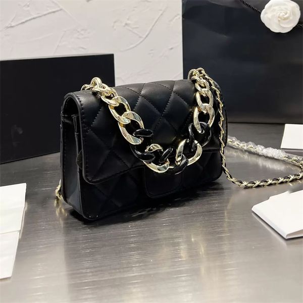 22ss mini flap bags lambskin thick chain handheld classic quilted check gold metal contrast chain shoulder designer luxury ladies crossbody
22ss mini flap bags lambskin thick chain handheld classic quilted check gold metal contrast chain shoulder designer luxury ladies crossbody