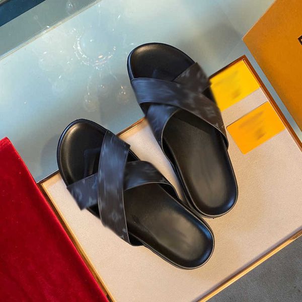 2022 luxuries designer men's slippers sandals shoes slide summer fashion wide flat men flip flops with box size 39-45 -b41, Black
2022 luxuries designer men's slippers sandals shoes slide summer fashion wide flat men flip flops with box size 39-45 -b41, Black