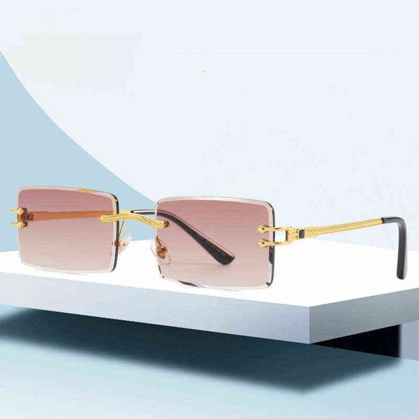 new fancy fashion men's and women's fashion street shooting sunglasses personality cool optical glass xb76, White;black
new fancy fashion men's and women's fashion street shooting sunglasses personality cool optical glass xb76, White;black