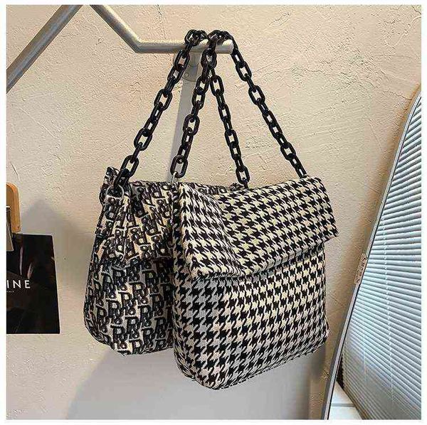 single girl messenger portable luxury new evening bags fashion simple shoulder handbags for women
single girl messenger portable luxury new evening bags fashion simple shoulder handbags for women