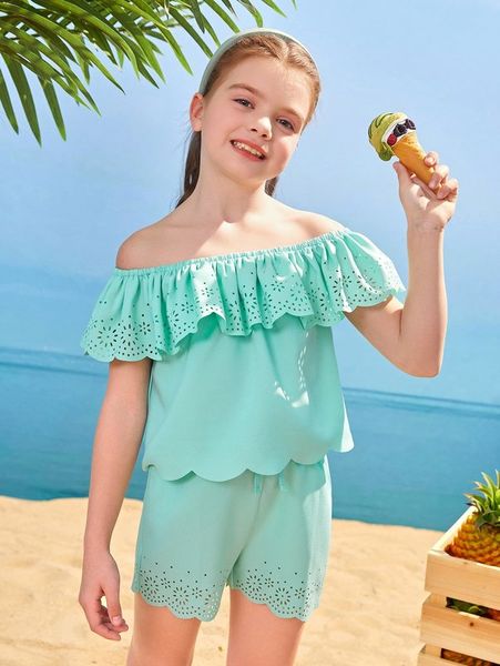 girls off shoulder scallop trim laser cut & shorts set she, White
girls off shoulder scallop trim laser cut & shorts set she, White