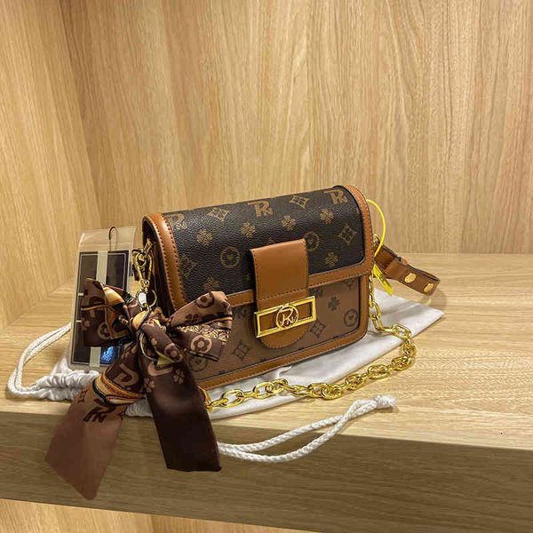 bag women fashion trend portable bag contrast color texture oblique cross single shoulder small square
bag women fashion trend portable bag contrast color texture oblique cross single shoulder small square