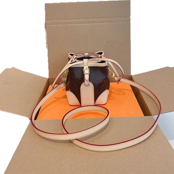 designer luxury women the tote bag fashion versatile handbags shoulder crossbody bags purse tories totes large capacity saddle wallets 7a 0u
designer luxury women the tote bag fashion versatile handbags shoulder crossbody bags purse tories totes large capacity saddle wallets 7a 0u