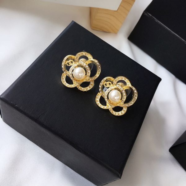 luxury brand designer stud earrings famous round crystal rhinestone pearl earrings wedding party, Golden;silver
luxury brand designer stud earrings famous round crystal rhinestone pearl earrings wedding party, Golden;silver