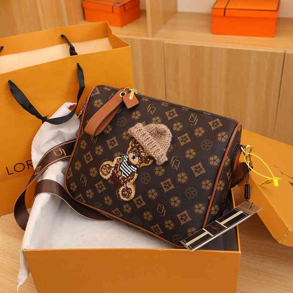 2022 factory wholesale new premium messenger versatile fashion vintage large capacity textured casual shoulder bag
2022 factory wholesale new premium messenger versatile fashion vintage large capacity textured casual shoulder bag