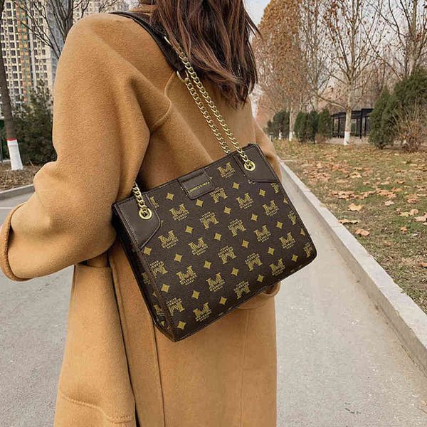 highest quality luxury one-shoulder female messenger tote bag women's large capacity chain single shoulder handbags wholesale
highest quality luxury one-shoulder female messenger tote bag women's large capacity chain single shoulder handbags wholesale