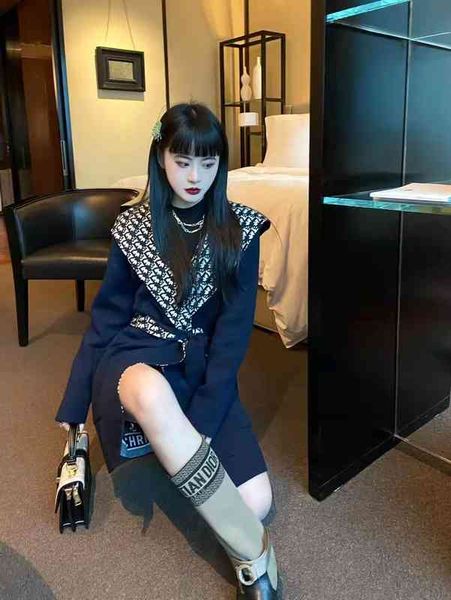 women's sweaters full of old flower letter jacquard double-sided cashmere coat autumn and winter products are thin versatile medium lon, White;black
women's sweaters full of old flower letter jacquard double-sided cashmere coat autumn and winter products are thin versatile medium lon, White;black
