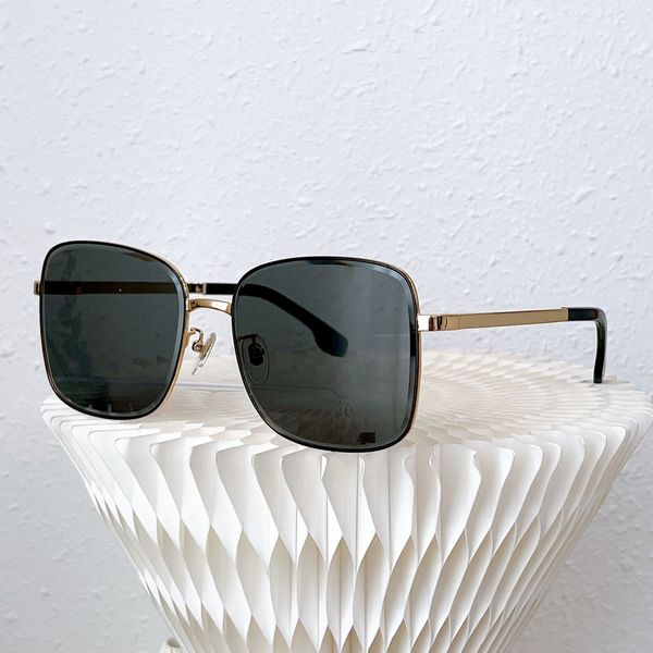 2022 black metal trimming fashion atmosphere men's sunglasses driver driving women's outdoor sunglasses, White;black
2022 black metal trimming fashion atmosphere men's sunglasses driver driving women's outdoor sunglasses, White;black