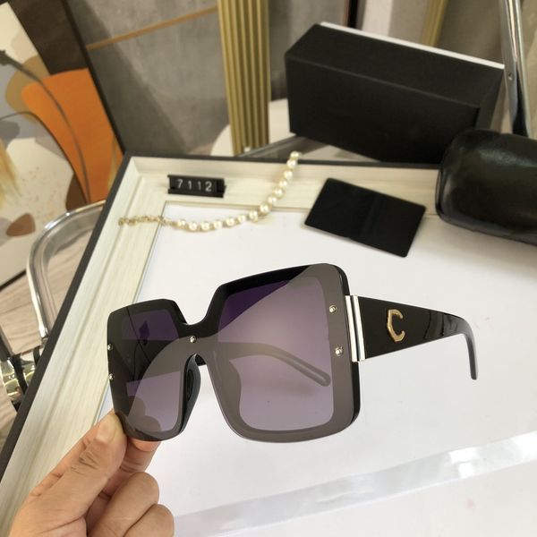 sunglasses for women classic summer fashion perfect. has logo style metal and plank frame eye glasses uv protection lens, White;black
sunglasses for women classic summer fashion perfect. has logo style metal and plank frame eye glasses uv protection lens, White;black