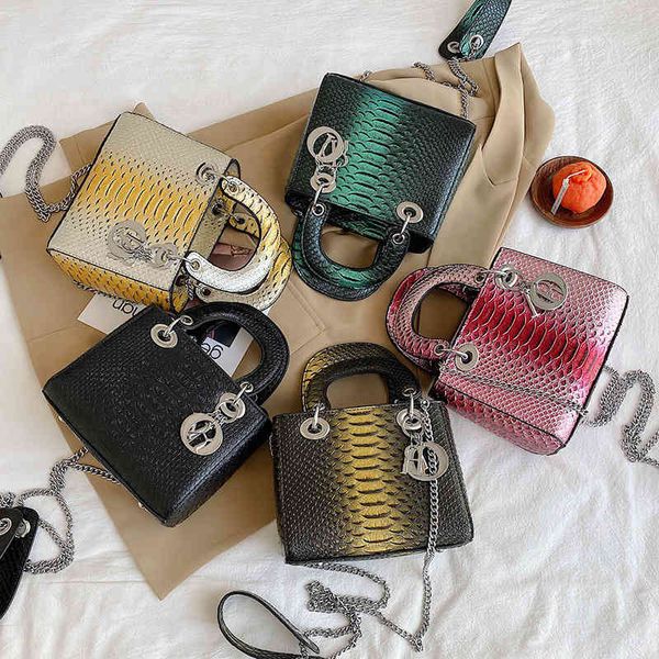 women's 2022 new fashion crocodile pattern portable princess net red texture chain messenger bag luxury designer
women's 2022 new fashion crocodile pattern portable princess net red texture chain messenger bag luxury designer