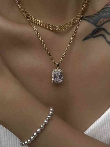 2022 dazan new fashionable personality fashion european and american pink square white zircon diamond twist neckintheli necklace, Silver
2022 dazan new fashionable personality fashion european and american pink square white zircon diamond twist neckintheli necklace, Silver