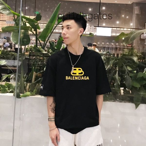 2022 designer bal t shirt classic new product cotton printed t-shirt for male and female couples the same student fashion brand casual short, White;black
2022 designer bal t shirt classic new product cotton printed t-shirt for male and female couples the same student fashion brand casual short, White;black