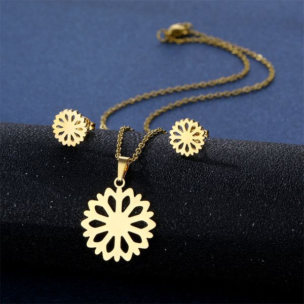 new style stainless steel gold daisy necklace stud earrings set women's temperament elegant pendant chain jewelry gift for girl, Silver
new style stainless steel gold daisy necklace stud earrings set women's temperament elegant pendant chain jewelry gift for girl, Silver