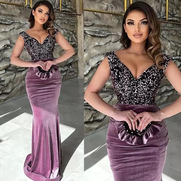 new v neck sequined mermaid prom dresses 2022 purple backless velvet formal evening gowns, Black;red
new v neck sequined mermaid prom dresses 2022 purple backless velvet formal evening gowns, Black;red