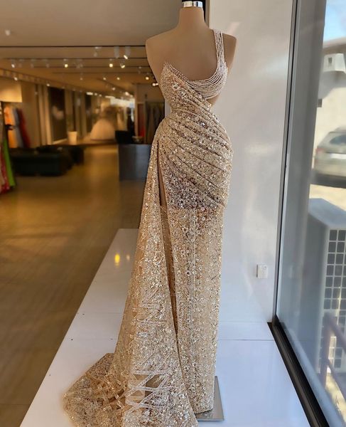 one shoulder sparking prom dresses beading sequins evening dress custom made side split glitter mermaid women party gown, Black;red
one shoulder sparking prom dresses beading sequins evening dress custom made side split glitter mermaid women party gown, Black;red