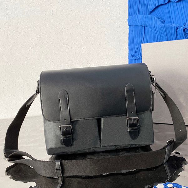 2022 man satchel shoulder bag men luxurys designers bags handbags messenger fashion shoulder bag crossbody tote wallet, Red;black
2022 man satchel shoulder bag men luxurys designers bags handbags messenger fashion shoulder bag crossbody tote wallet, Red;black