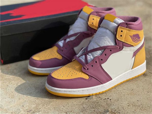 shoes brand authentic 1 high og brotherhood outdoor men women university gold light bordeaux white sports sneakers origingl
shoes brand authentic 1 high og brotherhood outdoor men women university gold light bordeaux white sports sneakers origingl