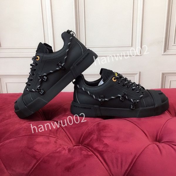 2022 calfskin leather sneaker women casual shoes white gold embossed deep blue printed luxury womens sneakers size35-45, Black
2022 calfskin leather sneaker women casual shoes white gold embossed deep blue printed luxury womens sneakers size35-45, Black