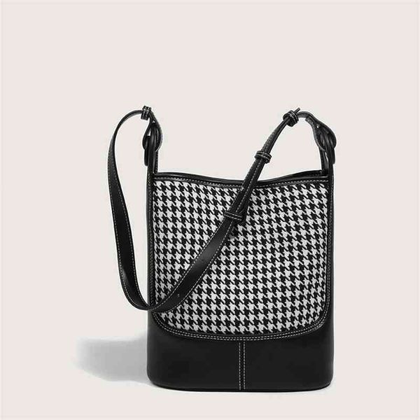 bags lattice bucket bag 2022 spring and summer new trend versatile commuter large capacity one shoulder underarm tote bag purse
bags lattice bucket bag 2022 spring and summer new trend versatile commuter large capacity one shoulder underarm tote bag purse