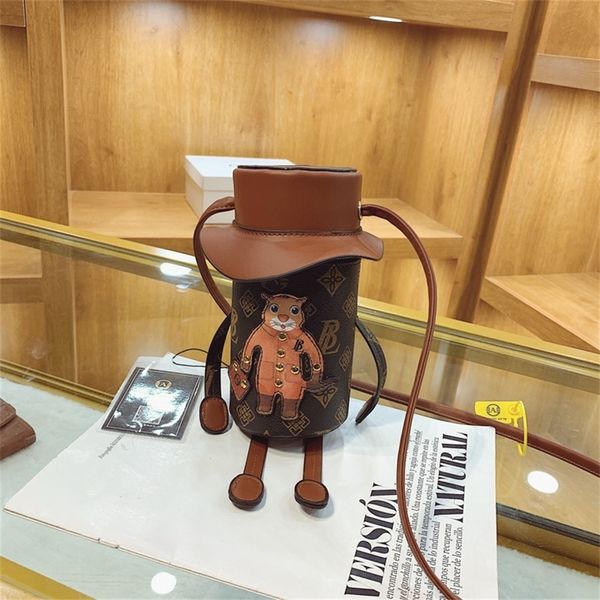luxury designer messenger bag handbag cylinder one water cup street cartoon design printed
luxury designer messenger bag handbag cylinder one water cup street cartoon design printed
