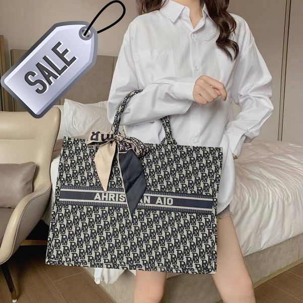 fashion canvas hand large capacity women's shoulder bag factory outlet wholesale bags new fashion all match
fashion canvas hand large capacity women's shoulder bag factory outlet wholesale bags new fashion all match