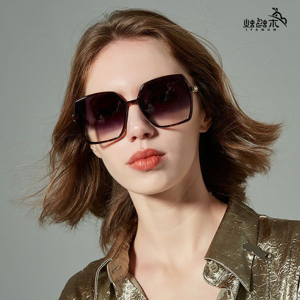 50% discount for factory direct saleswomen's korean version d family fashion sunglasses stars with the same type net red sunglasses uni, White;black
50% discount for factory direct saleswomen's korean version d family fashion sunglasses stars with the same type net red sunglasses uni, White;black