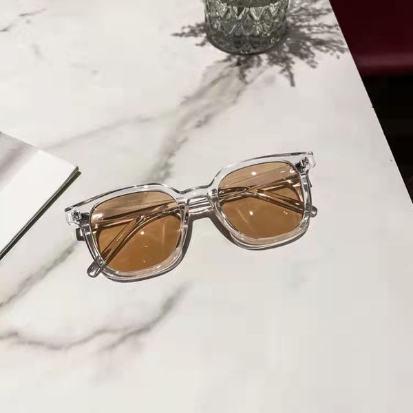 2022sunglasses for woman fashion designer women luxury sunglasses retro cat eye frame glasses summer casual wild style protective belt prote, White;black
2022sunglasses for woman fashion designer women luxury sunglasses retro cat eye frame glasses summer casual wild style protective belt prote, White;black