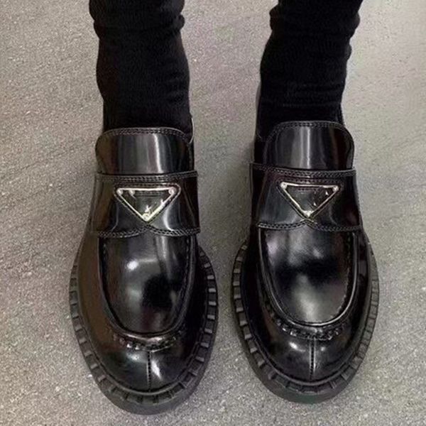 2022 fashion dress shoes women wedding party loafers patent black leather low heel flats platform shoe business formal loafer social chunky
2022 fashion dress shoes women wedding party loafers patent black leather low heel flats platform shoe business formal loafer social chunky