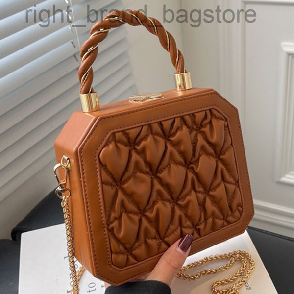 2022 women pu leather chain crossbody bags brown clip shell handbags female shoulder lady designer handbag evening clutch w220810
2022 women pu leather chain crossbody bags brown clip shell handbags female shoulder lady designer handbag evening clutch w220810
