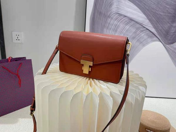 designer crossbody shoulder bag women messenger bags genuine leather purse lady purses female outdoor shopping packs
designer crossbody shoulder bag women messenger bags genuine leather purse lady purses female outdoor shopping packs