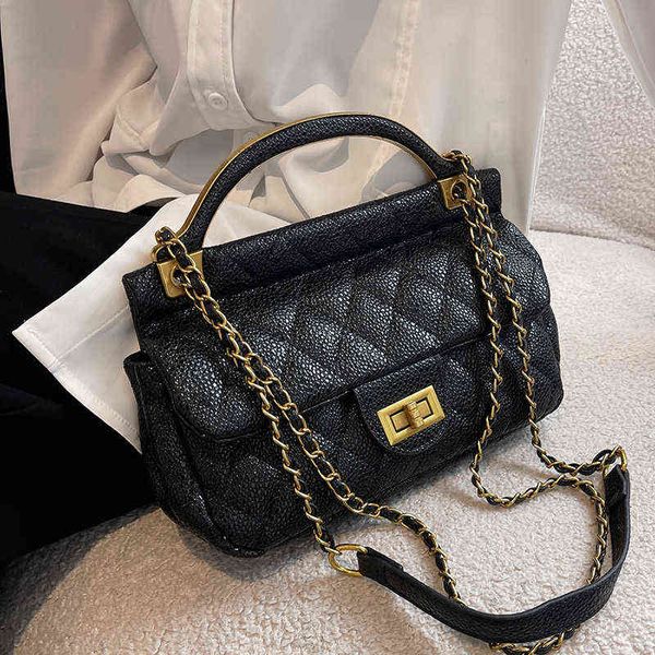 tote bag 2022 trendy winter quilted women's designer handbag luxury brand chain shoulder side crossbody bags with short handle y220411
tote bag 2022 trendy winter quilted women's designer handbag luxury brand chain shoulder side crossbody bags with short handle y220411