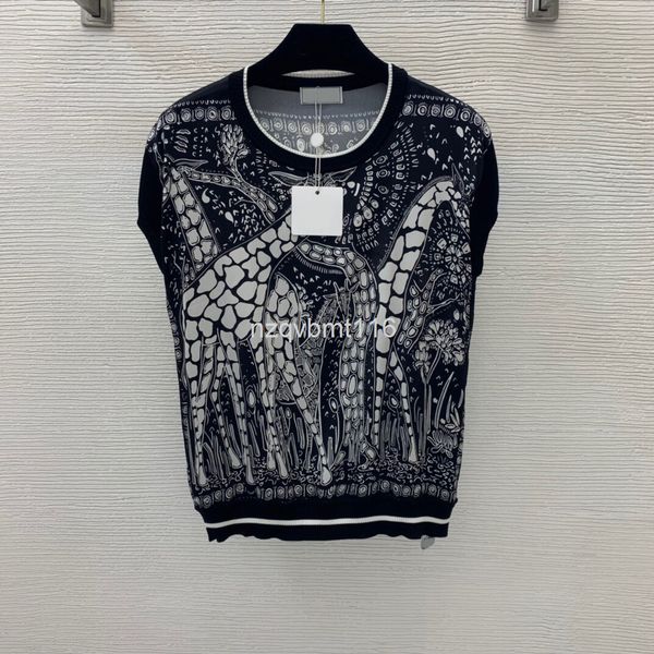 women's t-shirt forest animal print elastic satin silk fabric stitched knit short sleeve top, White
women's t-shirt forest animal print elastic satin silk fabric stitched knit short sleeve top, White