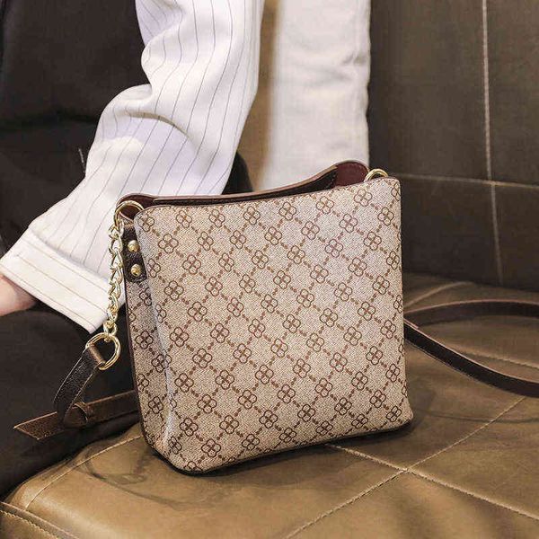 autumn and winter printed bucket bag women's fashion large capacity single shoulder diagonal span chain
autumn and winter printed bucket bag women's fashion large capacity single shoulder diagonal span chain