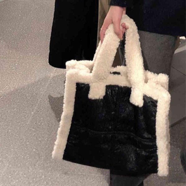 fashion lambswool pu tote bag women's handbags designer plush women shoulder crossbody bags winter luxury big female purses 2021 220705
fashion lambswool pu tote bag women's handbags designer plush women shoulder crossbody bags winter luxury big female purses 2021 220705