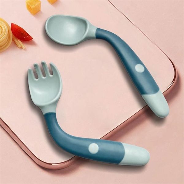 bendable silicone spoon for baby utensils set auxiliary food toddler learn to eat training soft fork infant children tableware 220622
bendable silicone spoon for baby utensils set auxiliary food toddler learn to eat training soft fork infant children tableware 220622